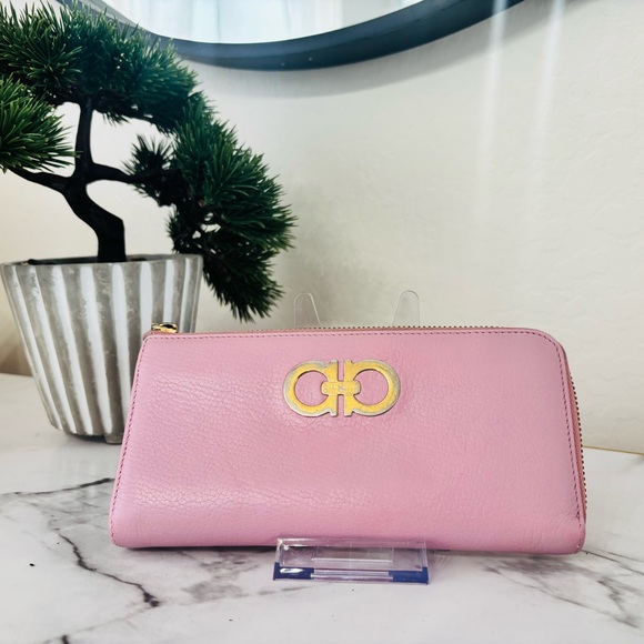 Salvatore Ferragamo purse Gancini Pink Leather Authentic JAPAN Exclusive - Picture 1 of 11